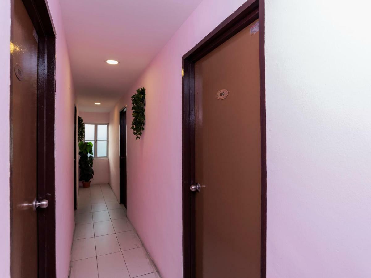 Oyo 44026 98 Hotel Johor Bahru Zewnętrze zdjęcie