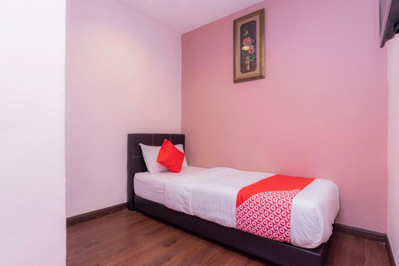 Oyo 44026 98 Hotel Johor Bahru Zewnętrze zdjęcie